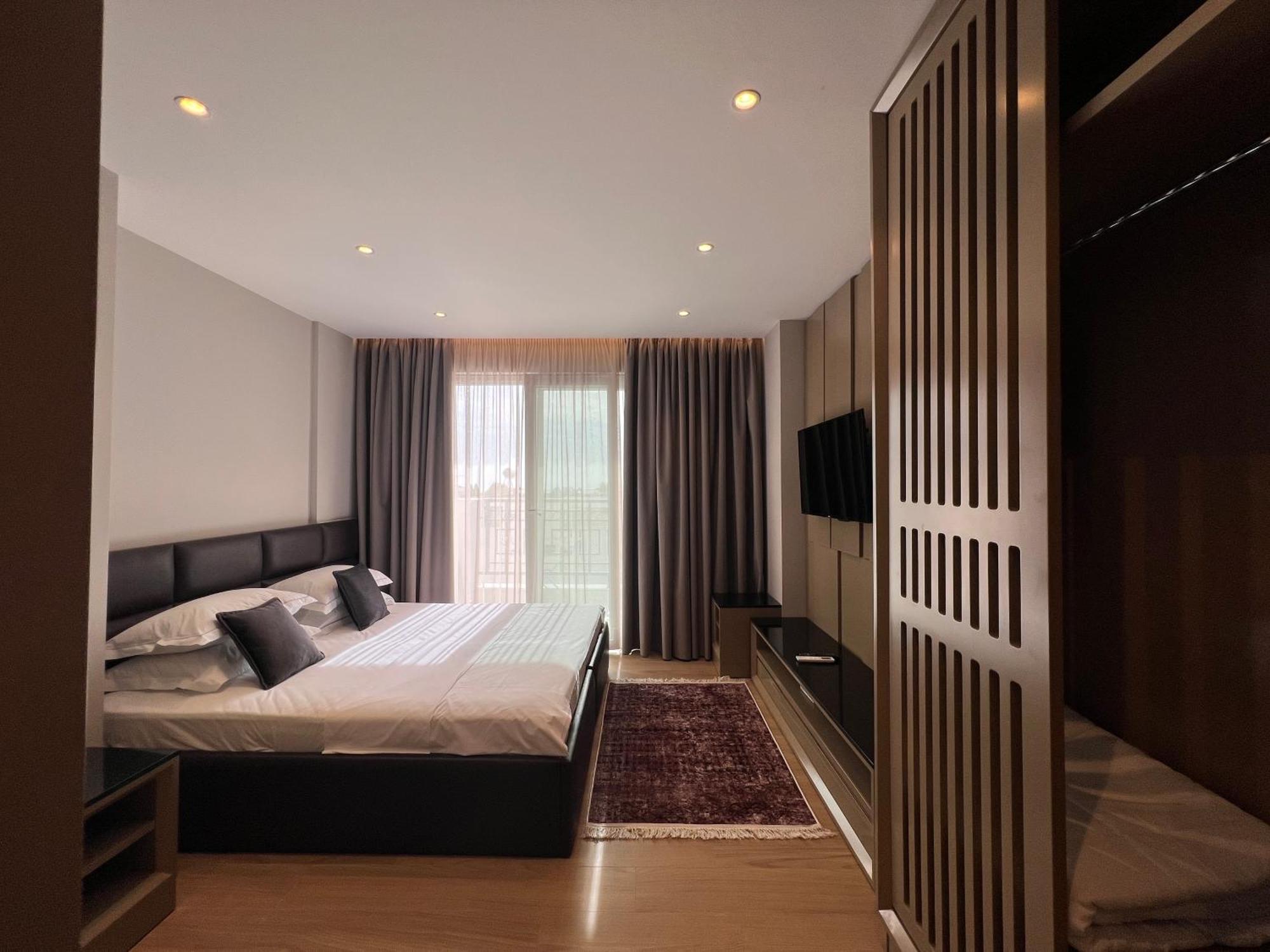 Coastline Luxury Apart Hotel Golem  Exterior photo
